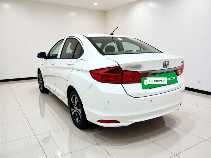 2018 1.5L CVT Comfort photo 4