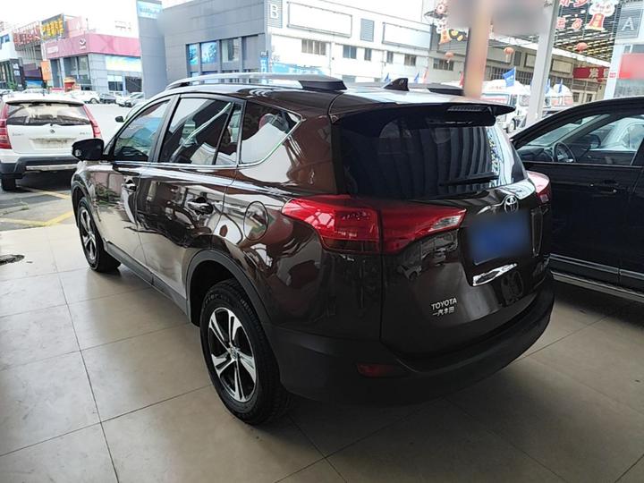 RAV4 2015 2.0L CVT RWD photo 4