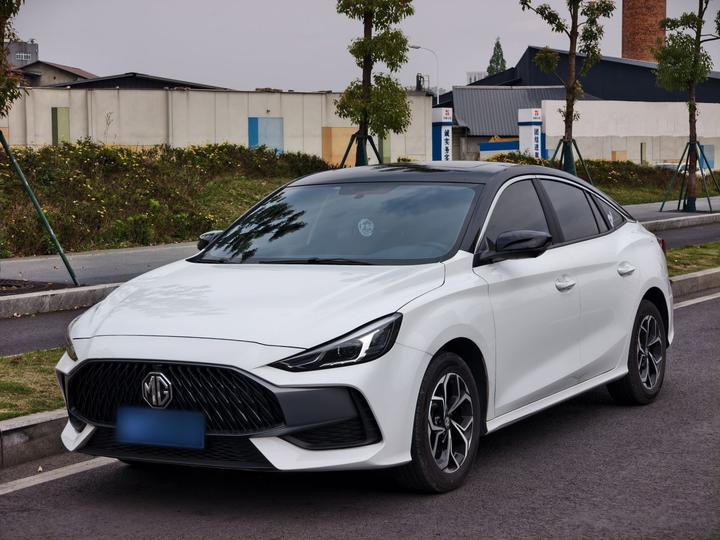 MG5 2023 180DVVT CVT Luxury