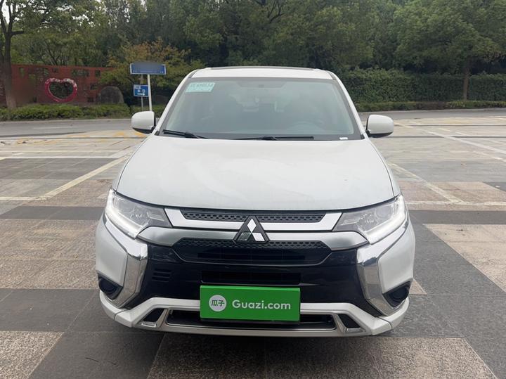 Outlander 2021 2.0L RWD Cruise 5-Seater photo 2