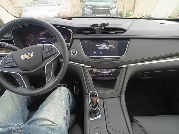 XT5 2016 28T AWD Luxury photo 5