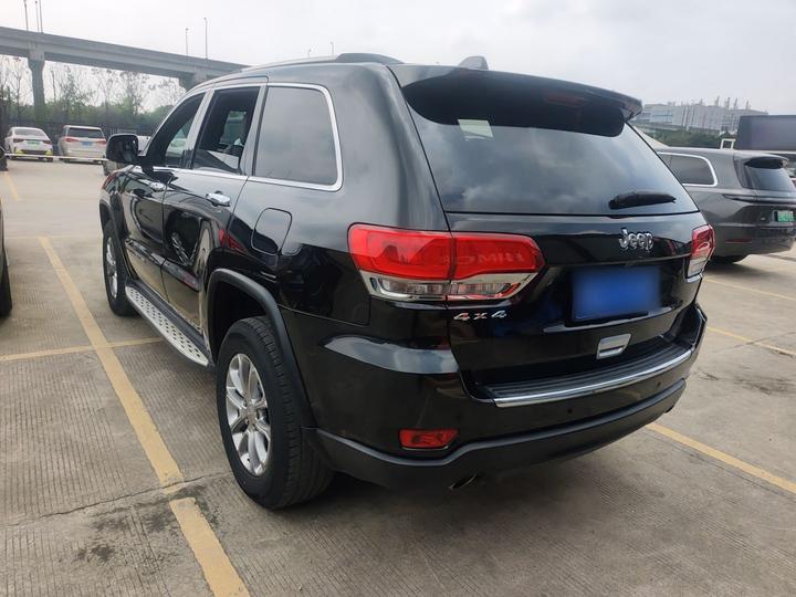 Grand Cherokee Imported 2015 3.0L Elite photo 4