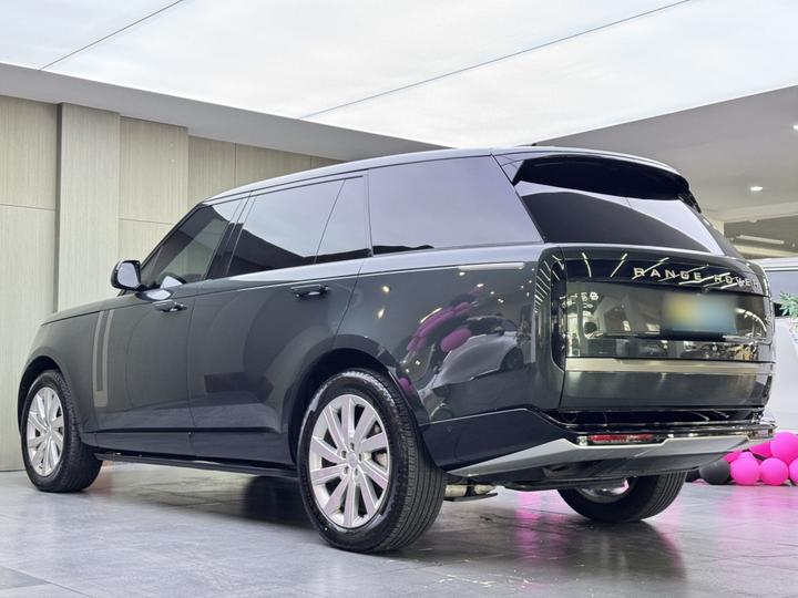 Range Rover 2023 3.0 L6 400PS Prosperous 7-Seater Extended photo 4