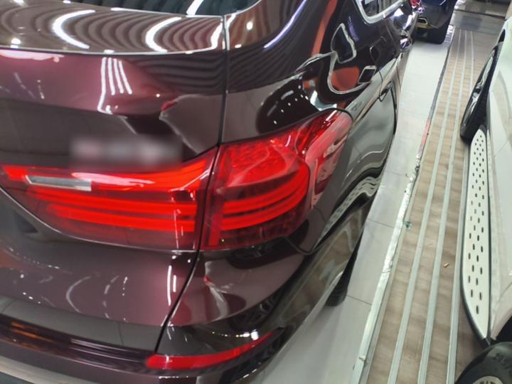 5 SeriesGT 2015 528i Leading photo 7