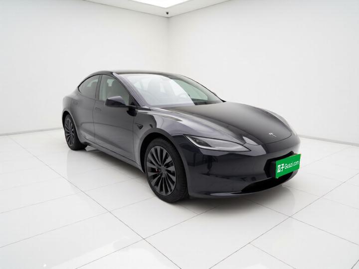 Model 3 2025 RWD photo 3