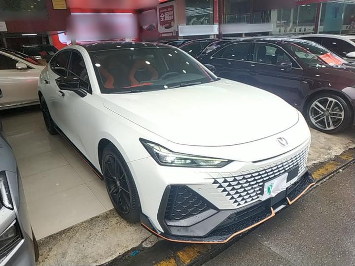 UNI-V 2023 2.0T photo 3