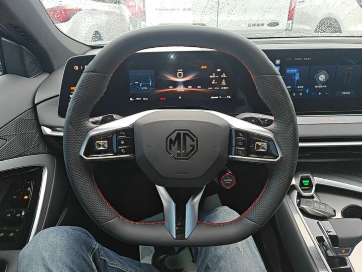 MG7 2025 1.5T 300 DCT Luxury photo 2