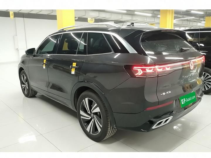 2024 Facelift 380TSI AWD R-Line photo 4