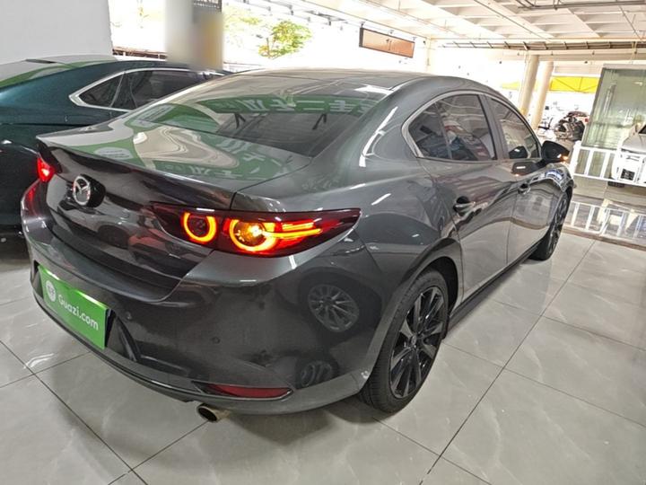 3 Axela 2022 2.0L AT photo 4