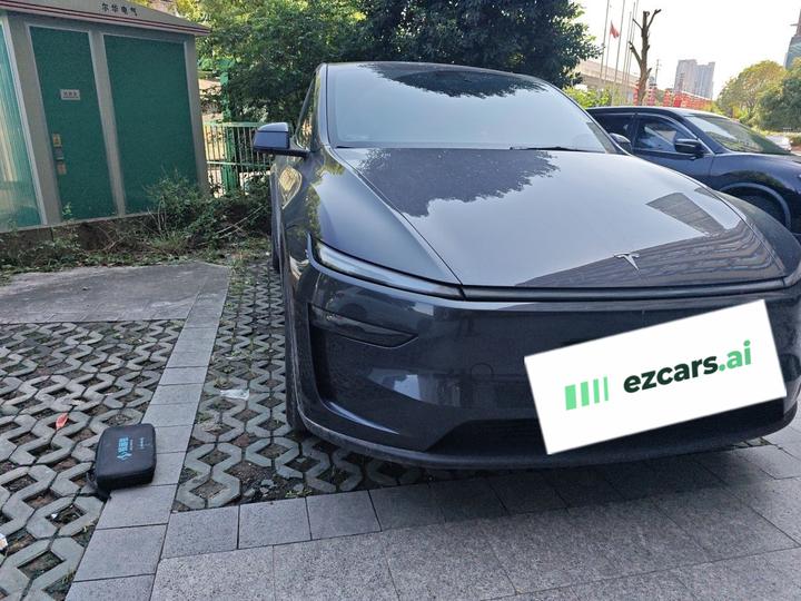 Model Y 2025 RWD photo 7