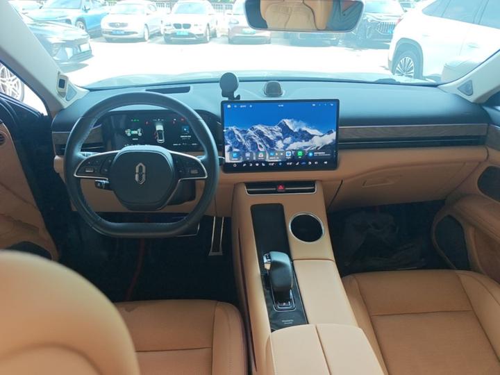 HIMA AITO M5 2022 EREV AWD Performance photo 5