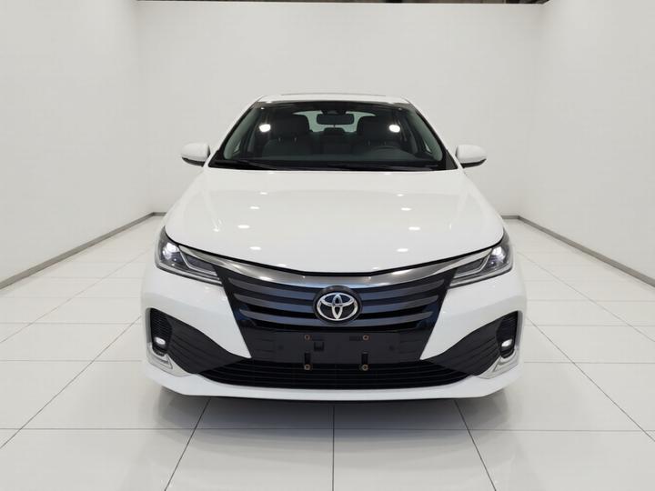 2021 2.0L Luxury photo 2