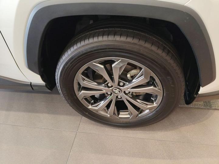 RAV4 2023 2.0L CVT RWD photo 8