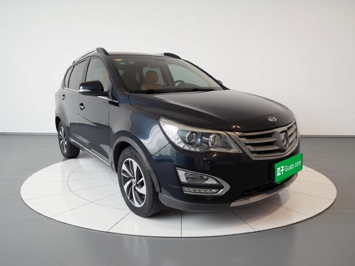 560 2015 1.8L MT Luxury photo 3