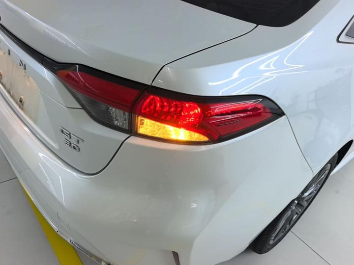 2021 2.0L Premium photo 7