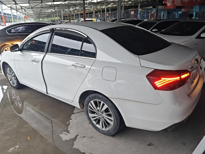 Emgrand 2018 1.5L MT photo 4