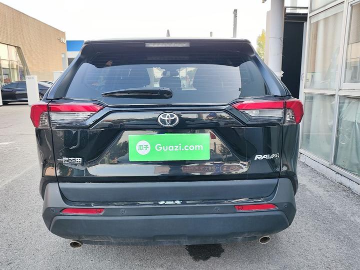 RAV4 2023 2.0L CVT RWD photo 3