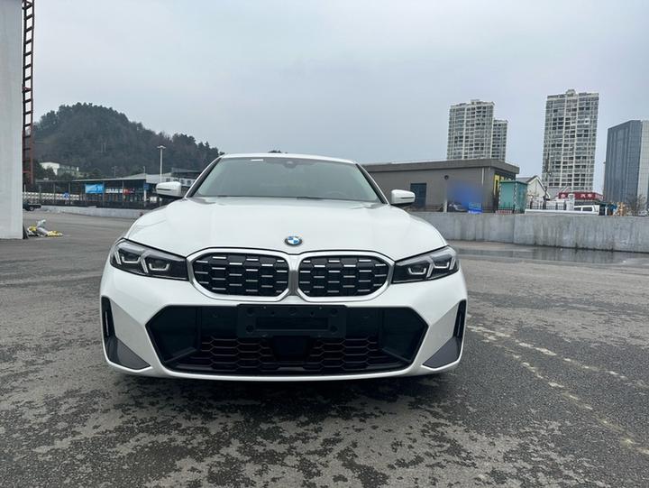 3 Series 2025 325Li M Sport Package photo 2