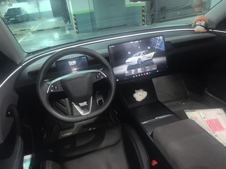 Model 3 2023 RWD photo 5