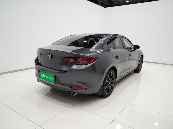 3 Axela 2022 2.0L AT photo 6