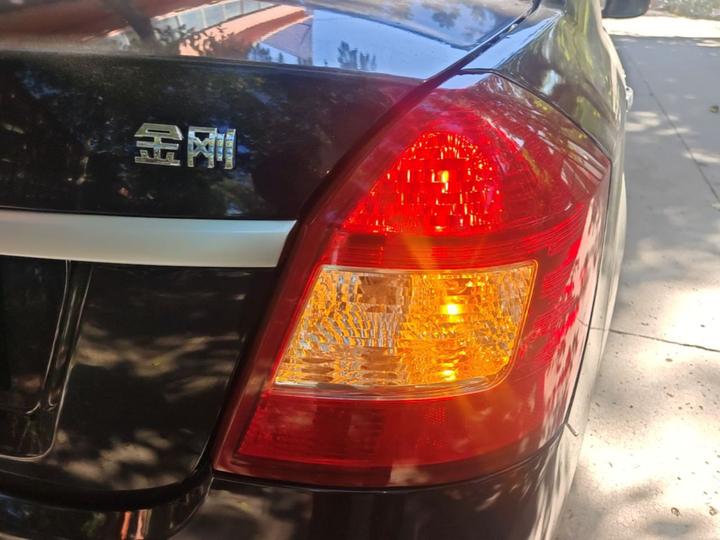 2015 Sedan 1.5L MT photo 7