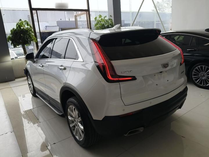 XT4 2022 28T RWD photo 4