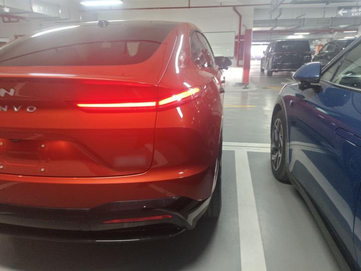 L60 2025 60kWh RWD photo 7