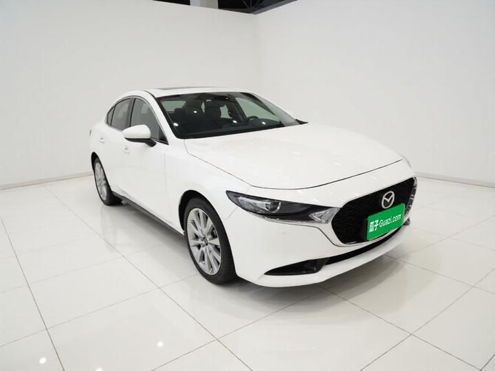 3 Axela 2023 2.0L AT photo 3