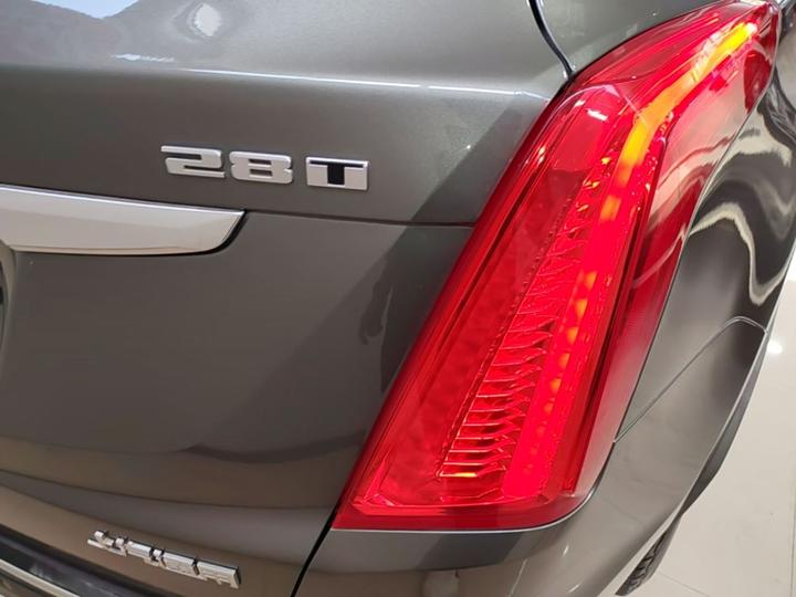 XT5 2018 28T AWD Luxury photo 7