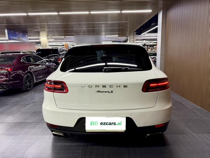 2017 Macan 2.0T photo 3