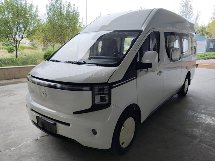 V919 2025 88kwh Long Wheelbase High Roof 6-Seater