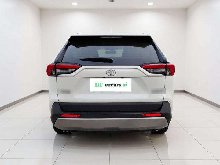 RAV4 2023 2.0L CVT RWD Plus photo 3