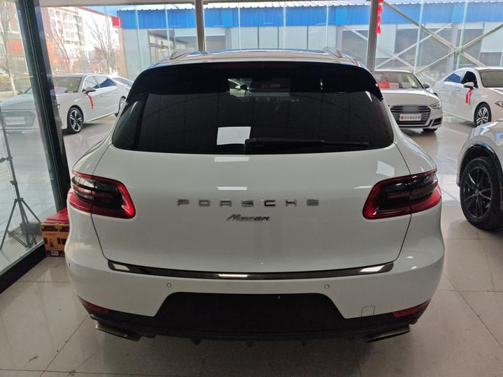 2014 Macan 2.0T photo 3