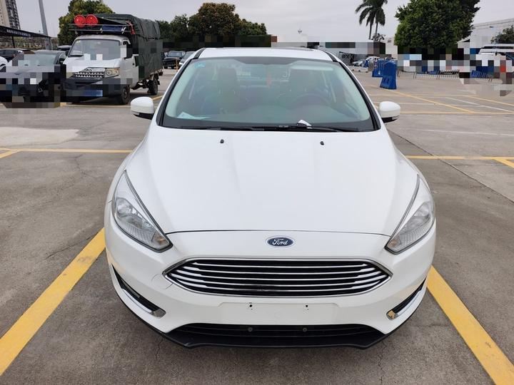 Focus 2017 Sedan 1.6L AT Fashion photo 2
