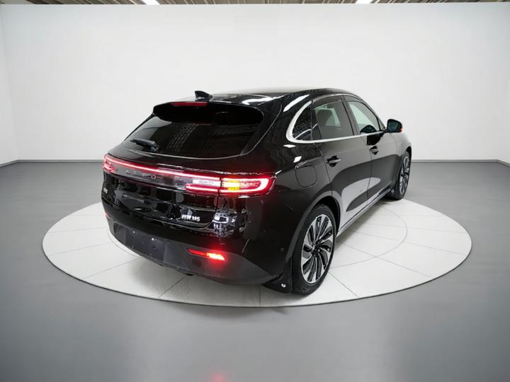HIMA AITO M5 2022 EREV AWD Performance photo 4