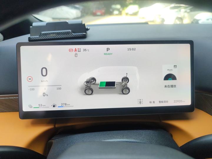 2025 AWD 8 photo 8