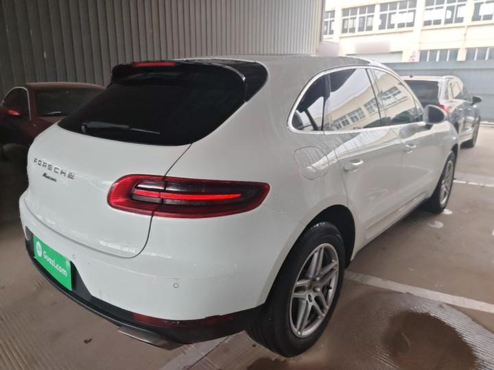 2017 Macan 2.0T photo 6