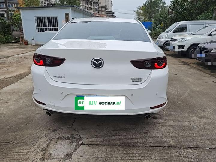 3 Axela 2023 2.0L AT photo 3