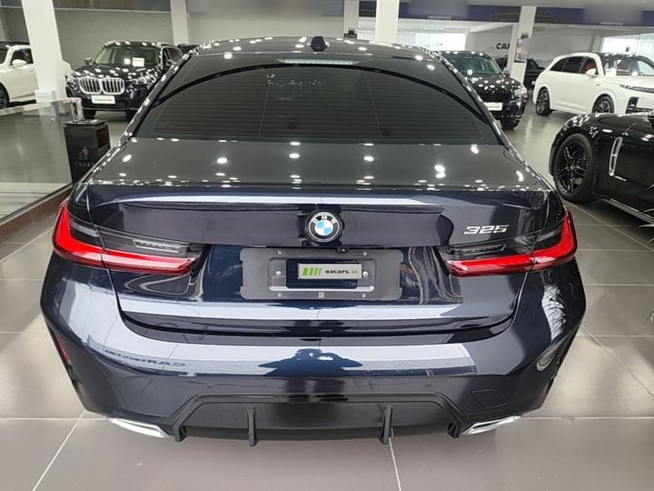 3 Series 2026 325i M Sport Package photo 5