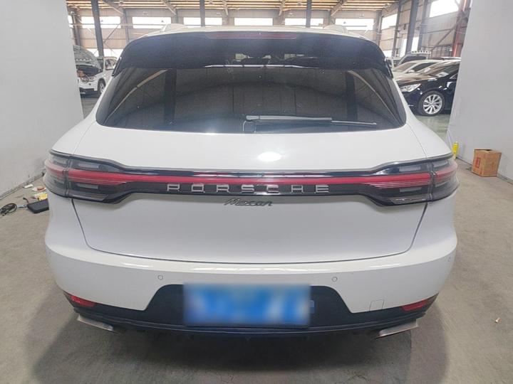 2017 Macan 2.0T photo 3