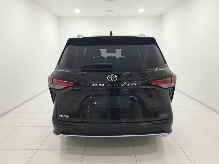 Granvia 2022 2.5L Hybrid Flagship photo 5