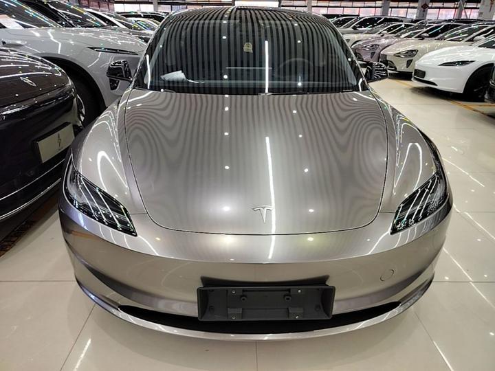 Model 3 2023 RWD photo 2