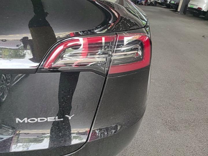 Model Y 2023 RWD photo 7