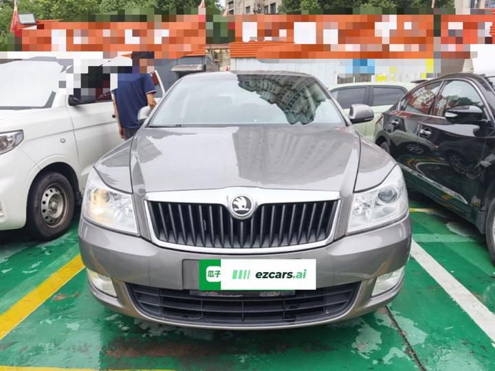 Octavia 2015 Classic 1.6L AT photo 2