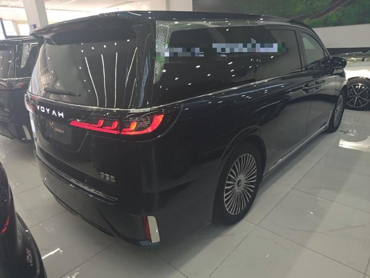 Voyah Dreamer 2025 PHEV AWD Flagship photo 4