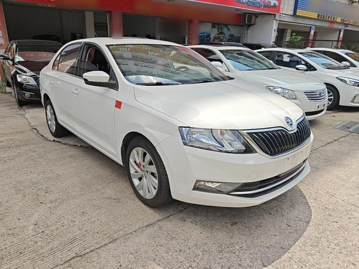 Rapid 2018 1.6L AT Comfort photo 3