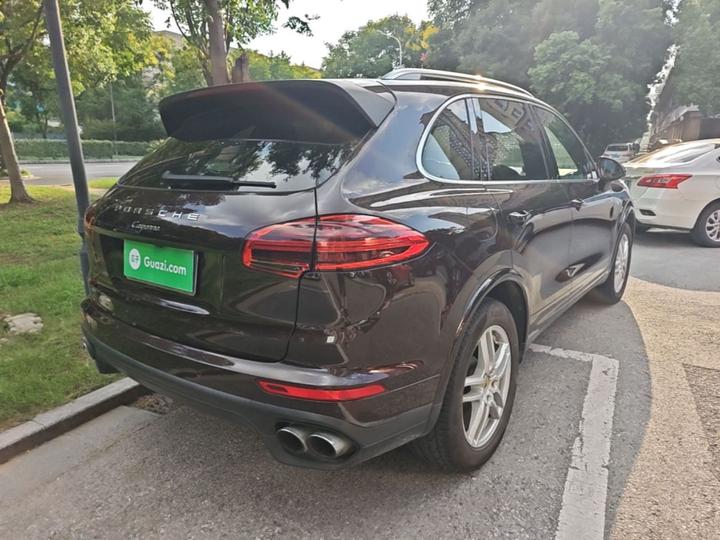 2016 Cayenne Platinum Edition 3.0T photo 4