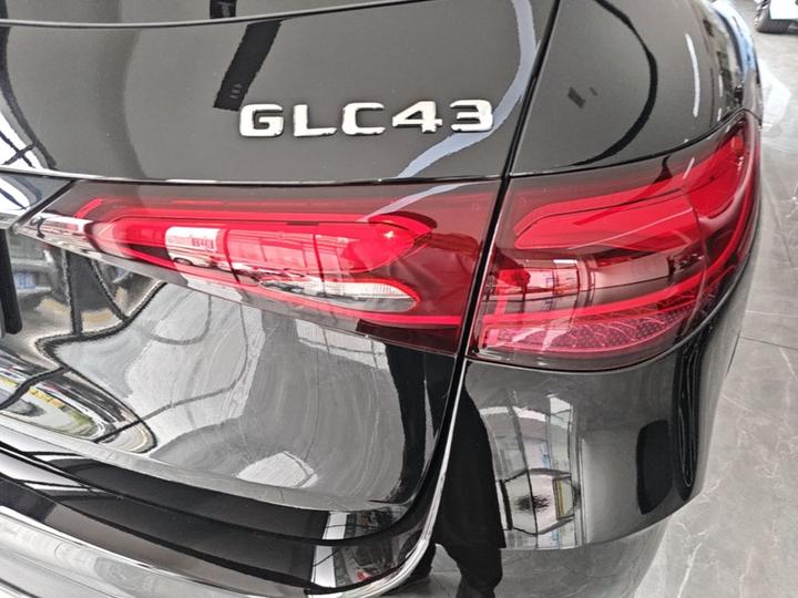 GLC AMG 2024 AMG GLC 43 4MATIC photo 7