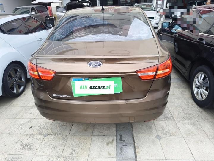 Escort 2015 1.5L MT Comfort photo 5