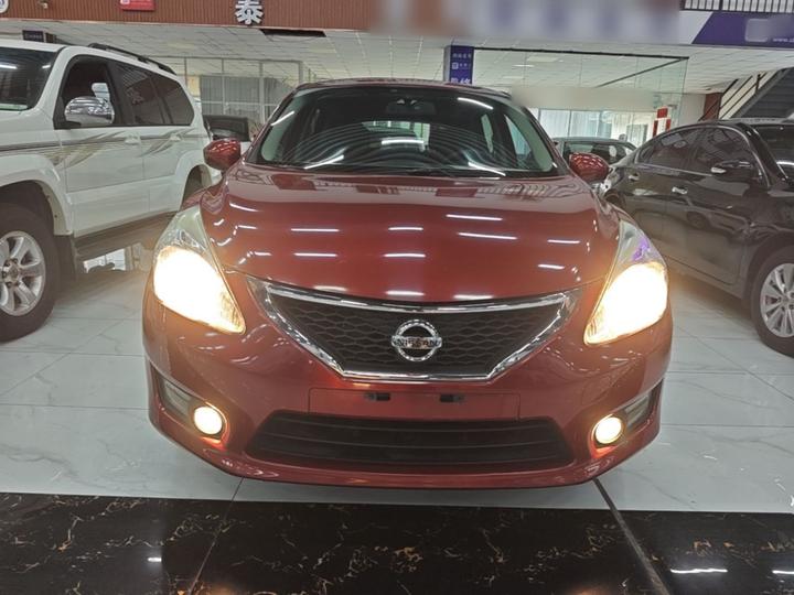 Tiida 2011 1.6L CVT Comfort photo 2